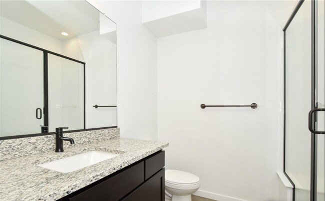 Building Photo - Beautiful 3 bed/3.5 bath Superior Townhome - Available May 4th!