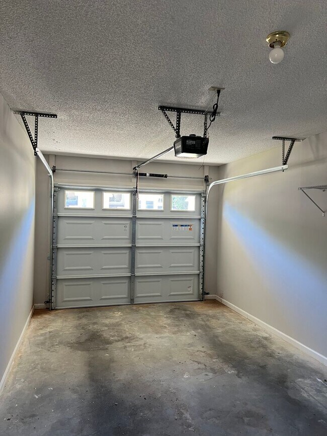 Building Photo - 147 Woodfield Pl