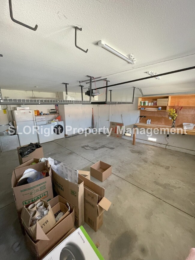 Building Photo - AVAILABLE AUGUST- Beautiful 3 Bed / 2 Bath in Nipomo