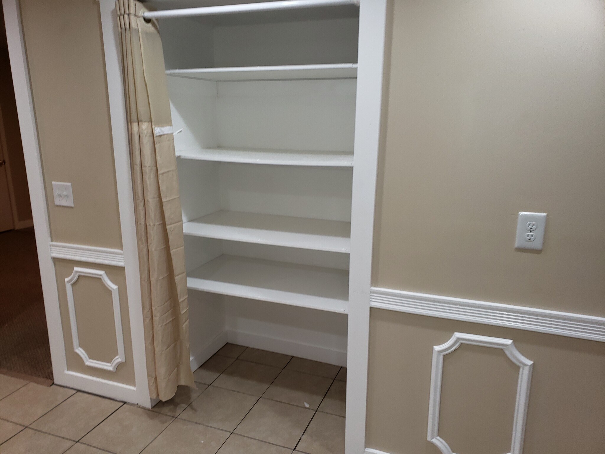 Building Photo - 1703 Wright Blvd