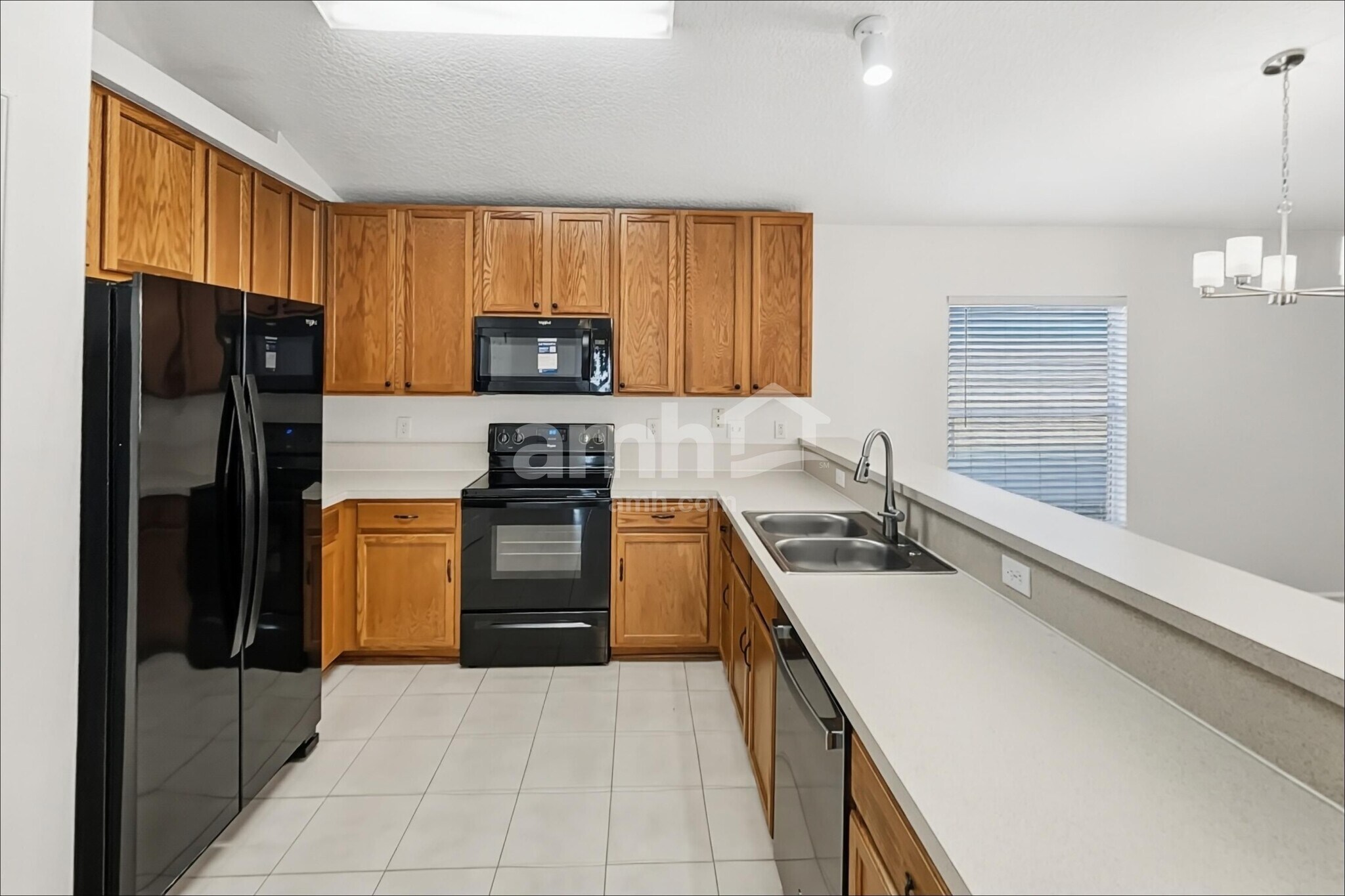 Building Photo - 1312 River City St