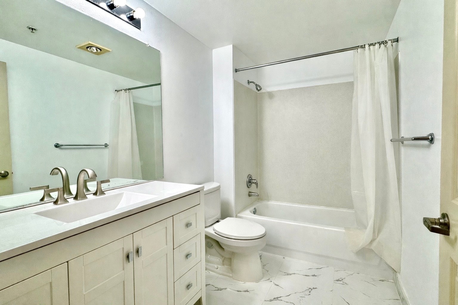 Building Photo - 111 108th Ave NE