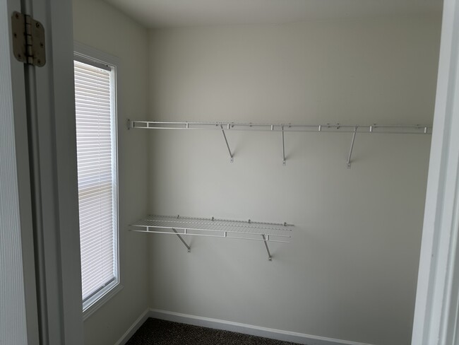 Building Photo - 1231 Autumn Wood Trail