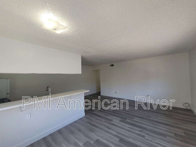 Building Photo - 75 Nedra Ct