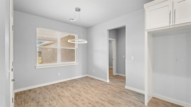 Building Photo - 12624 E Hefner Rd