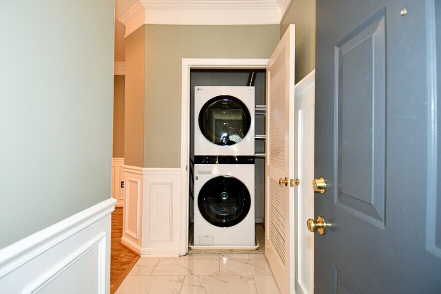 Building Photo - 11322 Westbrook Mill Ln