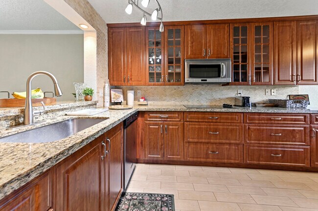 Building Photo - 15075 Witney Rd