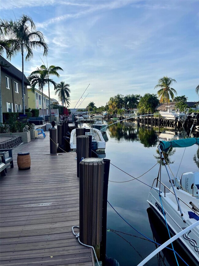 Building Photo - 2901 NE 51st St