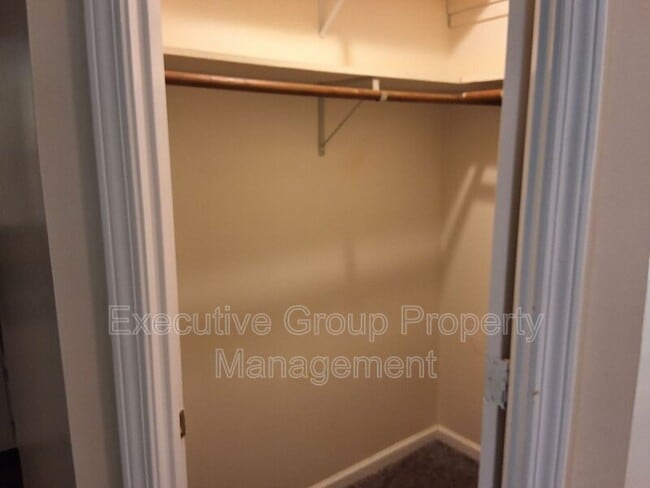 Building Photo - 120 Academy Ln