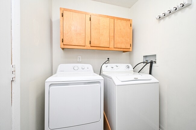 Building Photo - 4110 Eileen Dr