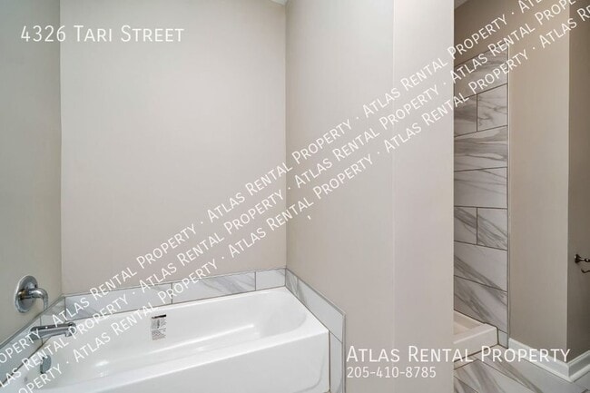 Building Photo - 4326 Tari St