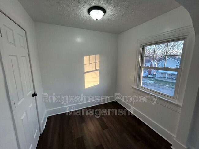 Building Photo - 167 W Hudson Ave