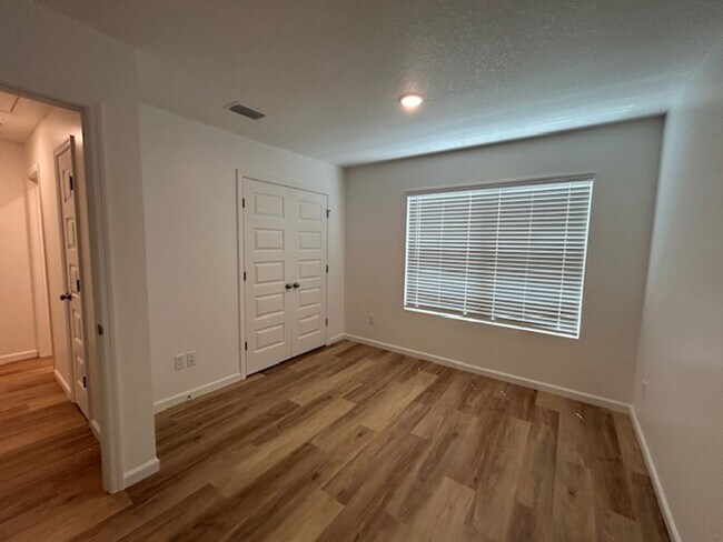 Building Photo - 314 Tomlinson Dr