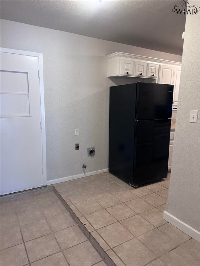 Building Photo - 4638 Cascades Dr