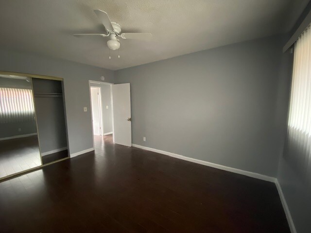 Building Photo - 853-857 Glenway Dr