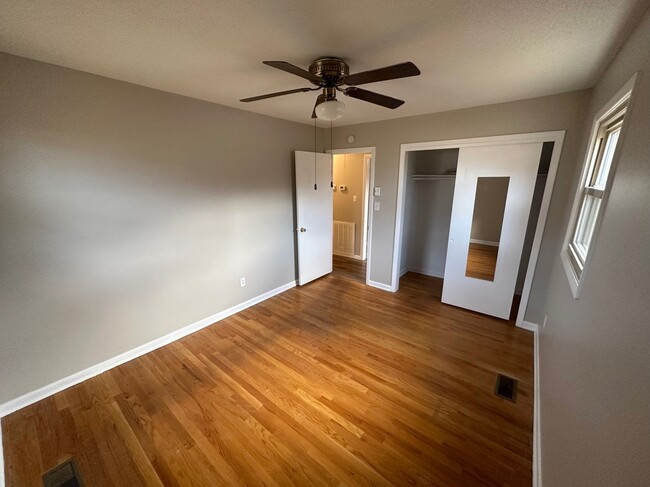 Building Photo - Newly Renovated