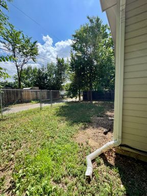 Building Photo - Fantastic 3 Bed 2 Bath Longmont Duplex! Av...