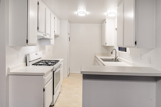 Building Photo - 101 Rockledge Ln