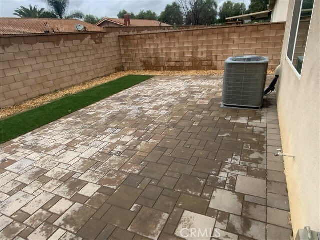 Building Photo - 5927 White Willow Ln