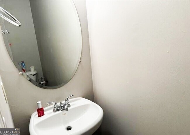 Building Photo - 220 Wild Flower Ln