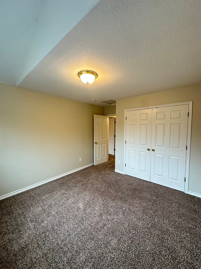 Building Photo - 17855 SW Mandel Ln