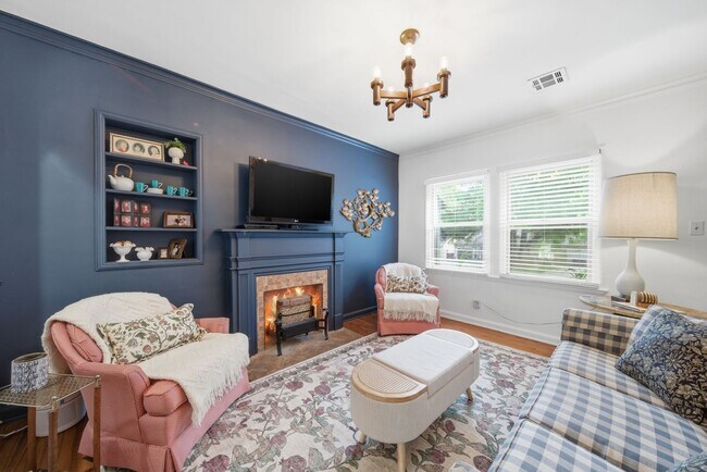 Building Photo - Charming 2-Bedroom, 1-Bath Home in Midtown