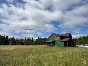 Building Photo - Stunning 3-Bed, 2.5-Bath Country Home on 3...