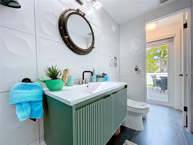 Building Photo - 304 29th St