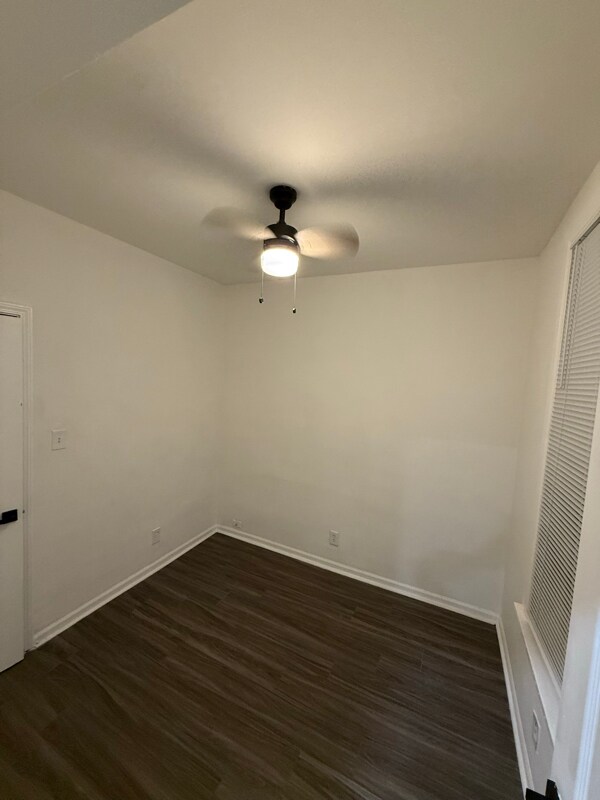 Building Photo - 1649 W Garfield Blvd