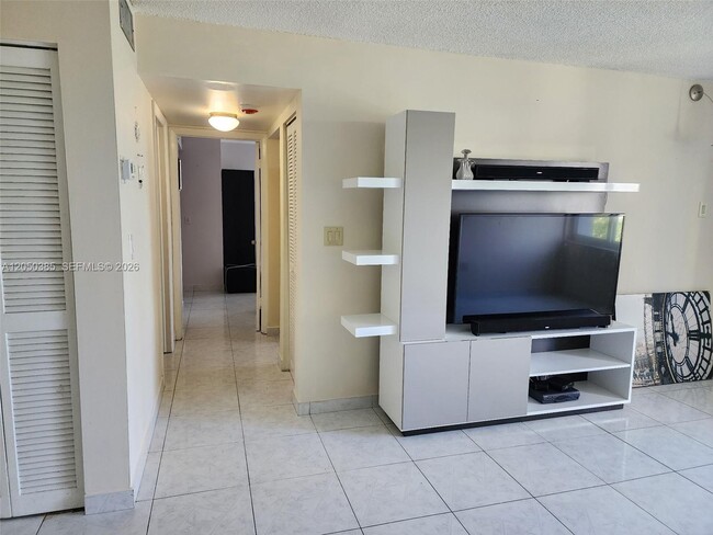 Building Photo - 250 180th Dr