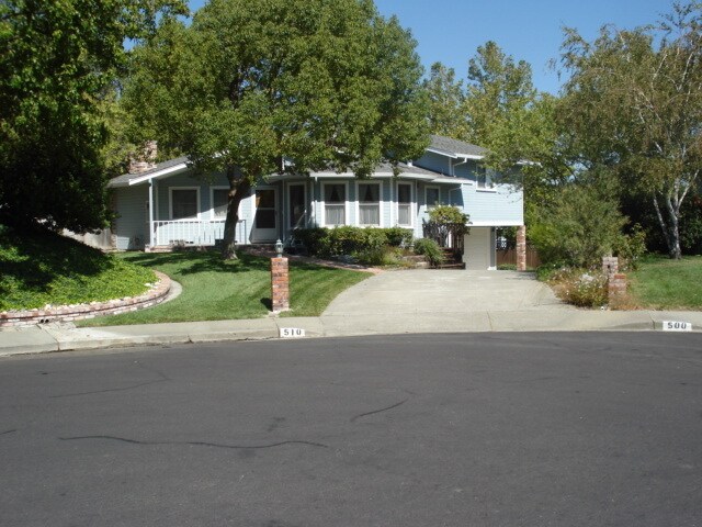 Primary Photo - 510 Wellington Way