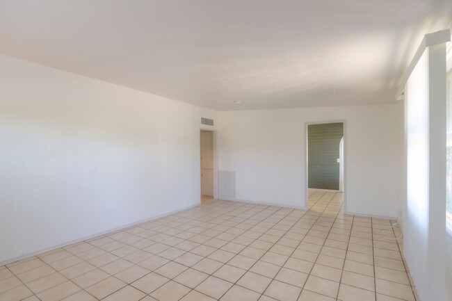 Building Photo - 3 Bedroom with Bonus Room and with Large Y...