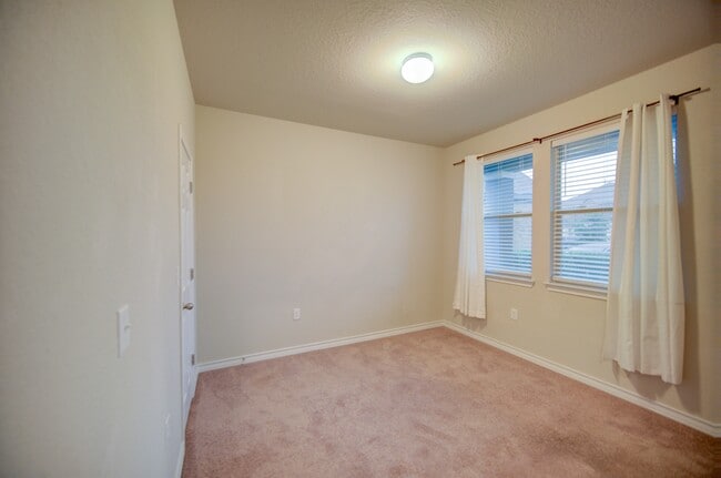 Building Photo - 8842 White Crown