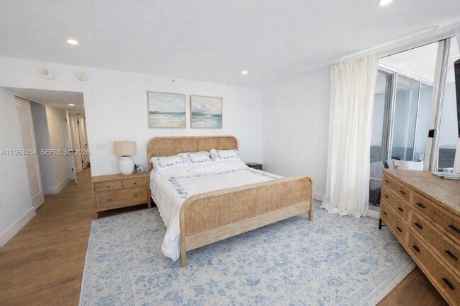 Building Photo - 1541 Brickell Ave