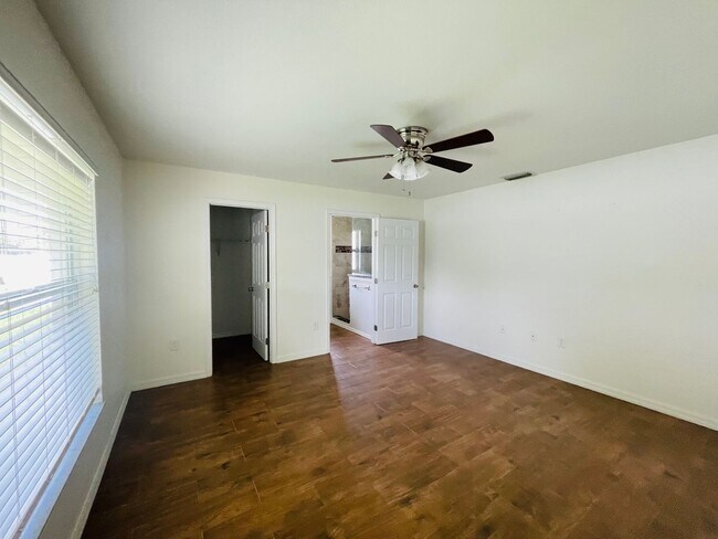 Building Photo - *UPDATED NORTH PORT 3/2/2 HOME*