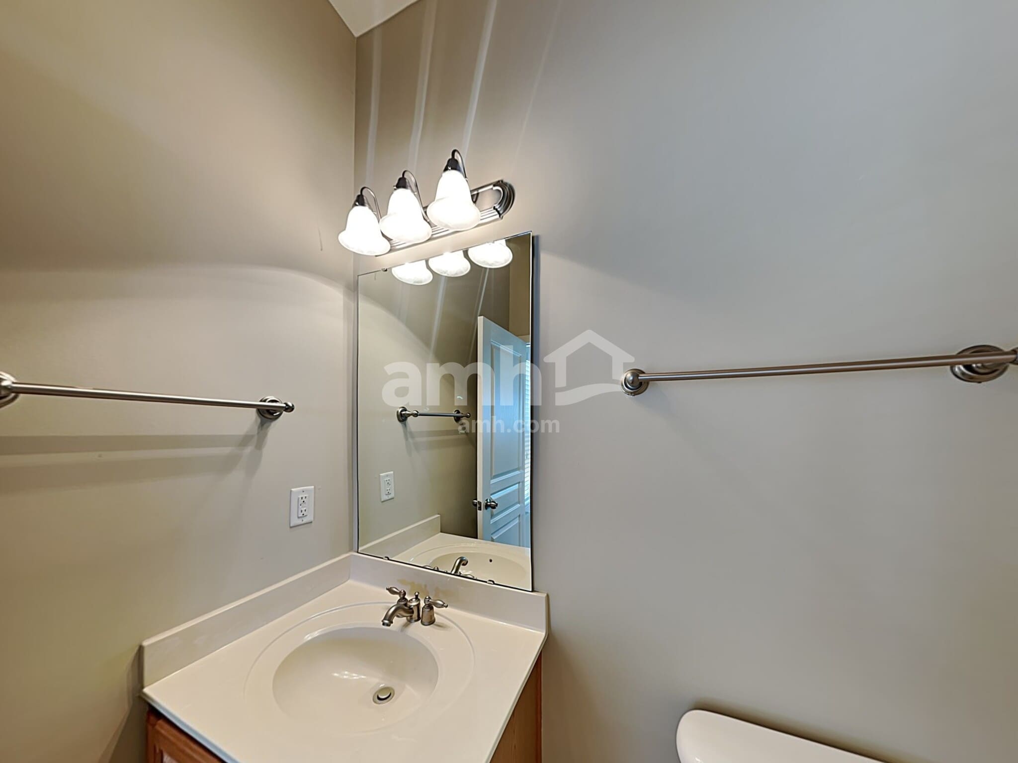 Building Photo - 13527 Provincial Ct