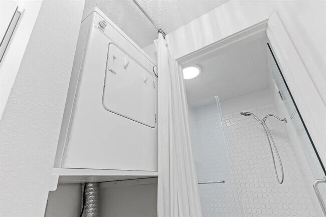 Building Photo - 1100 Augusta Dr