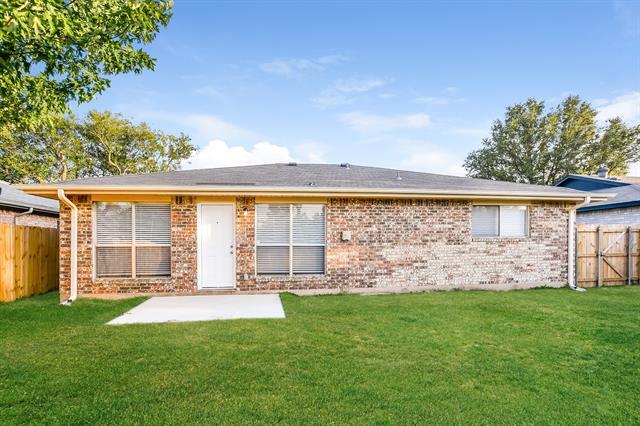 Building Photo - 1601 Chapman Dr