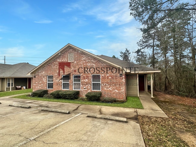 Building Photo - 3 Bedroom 2 Bath Duplex at Mansion Creek in Tyler! 1/2 off first full months rent