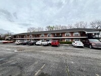Building Photo - 417 N Pleasant St