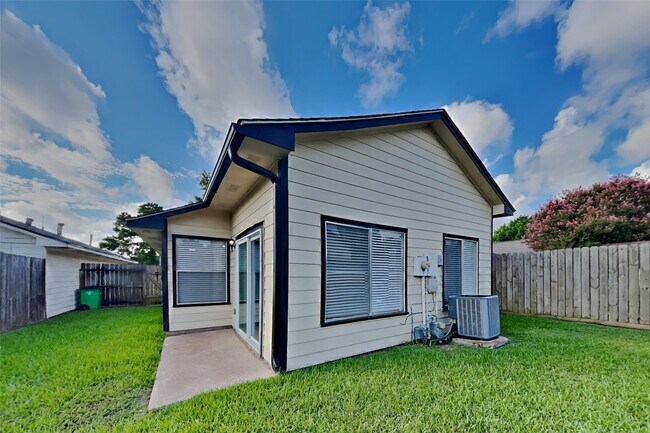 Building Photo - 11910 Westwold Dr