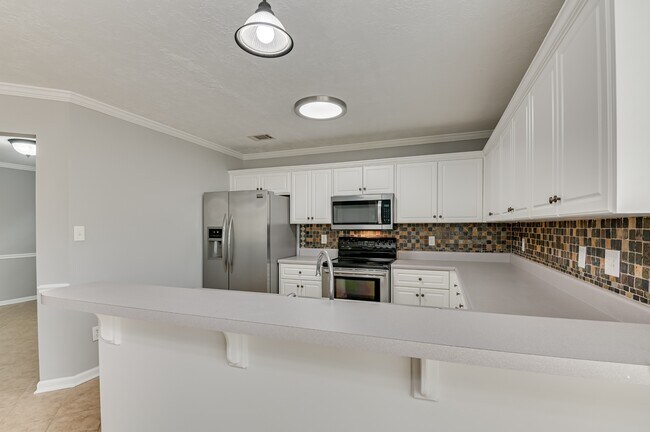 Building Photo - 7635 Pleasantville Way