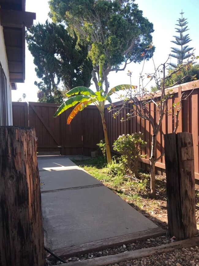 Building Photo - Spacious West Oxnard Home near Seabridge M...