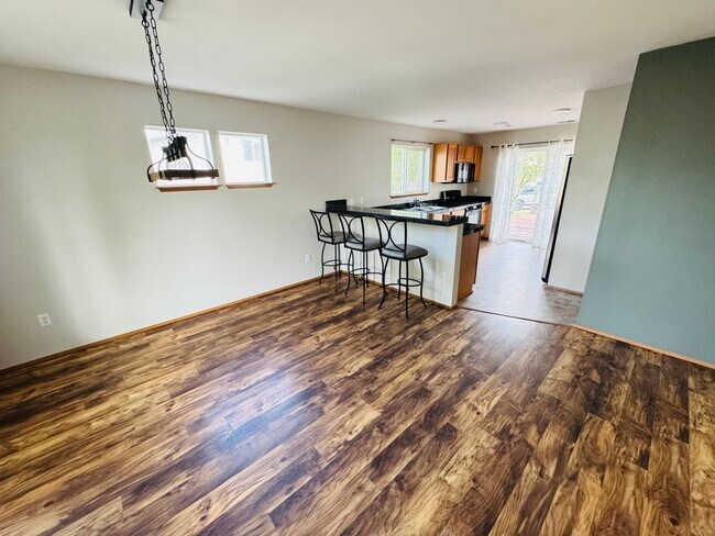 Building Photo - 5330 Larrabee Way