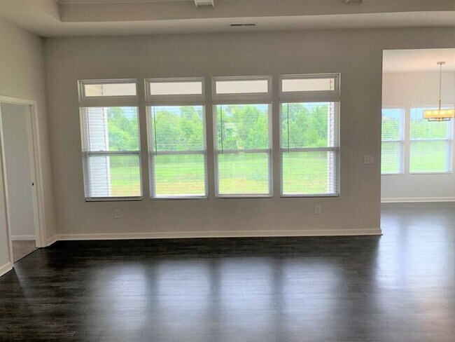 Building Photo - 5712 Oakgate Dr