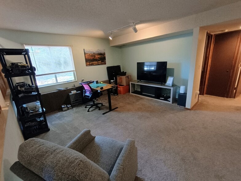 Building Photo - 3213 Laredo Ln