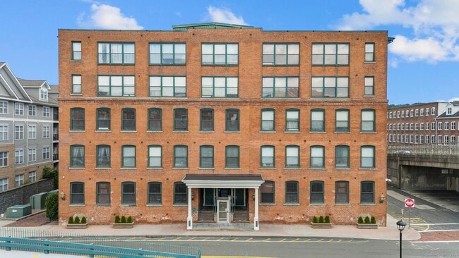 Primary Photo - 145 Canal St E