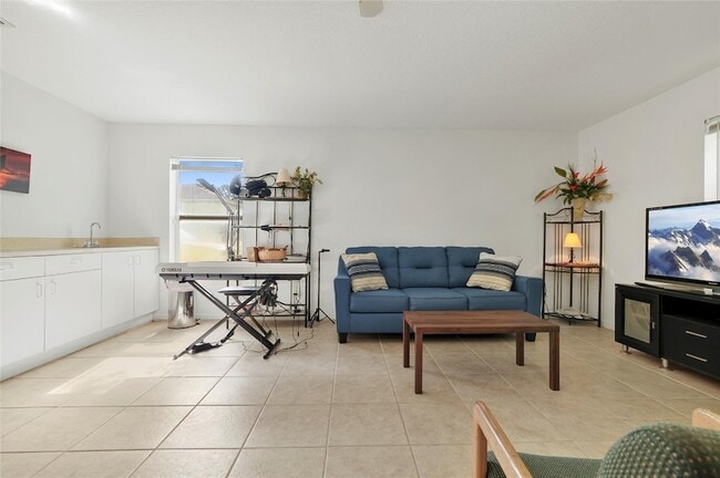 Building Photo - 2210 S 34th St