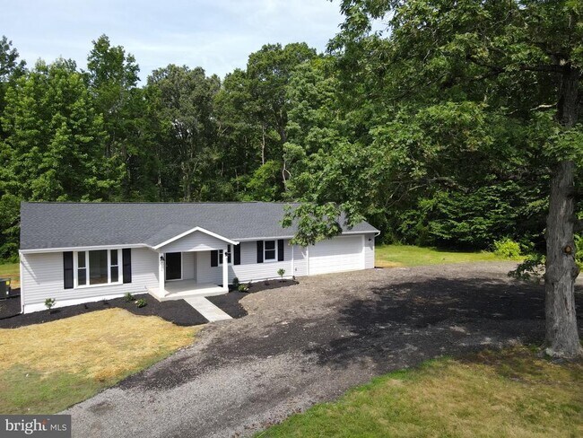 Building Photo - 7100 N Roxbury Mill Rd