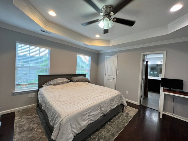 Building Photo - 3 bedroom home in Portmsouth